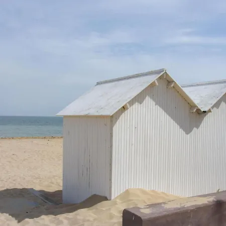 Charming In Sur Mer Near Seabeach Courseulles-sur-Mer