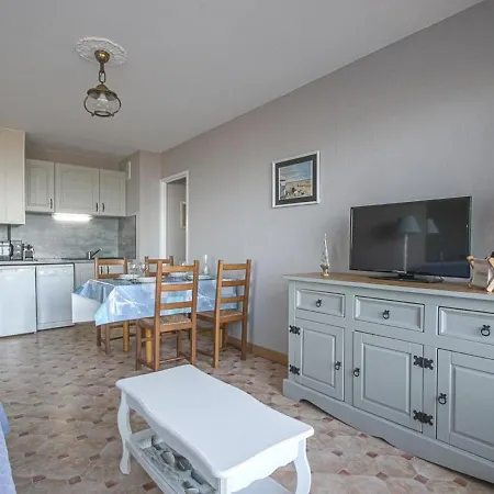 Charming In Sur Mer Near Seabeach Courseulles-sur-Mer